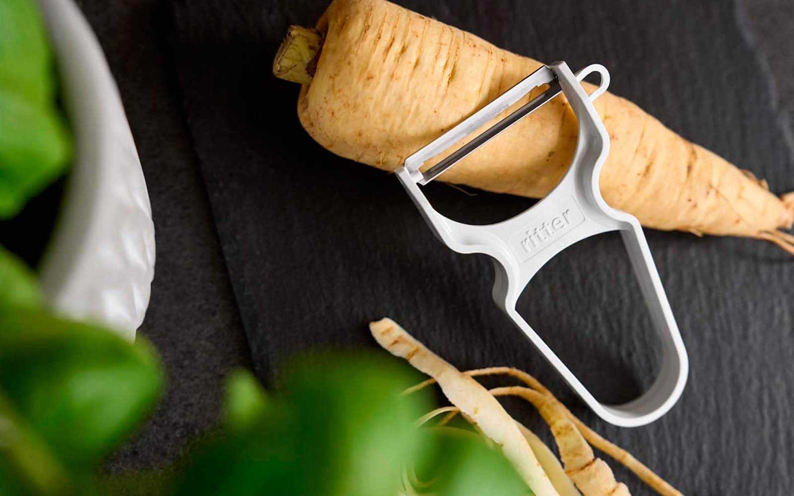 peeler with radish